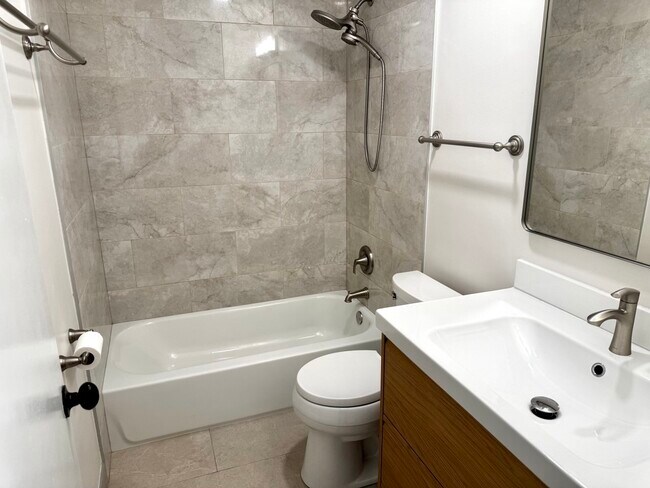 Building Photo - 2215 Nichols Rd