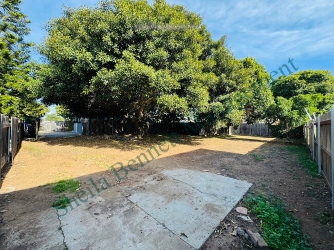 Building Photo - 7371 Hyatt St