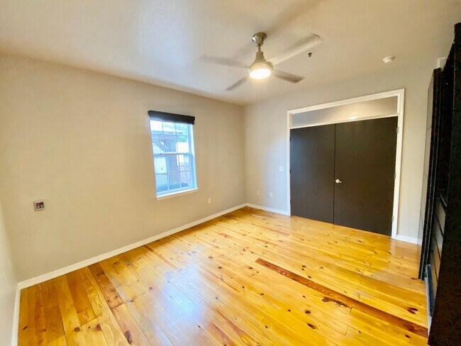 Building Photo - LUXURY TOWNHOME IN SODO 3/2.5 PLUS OFFICE AND BONUS ROOM  - DOWNTOWN ORLANDO