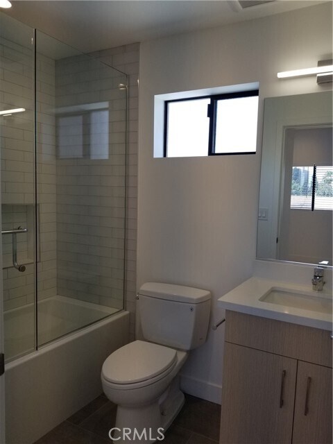 Building Photo - 231 N Burlington Ave