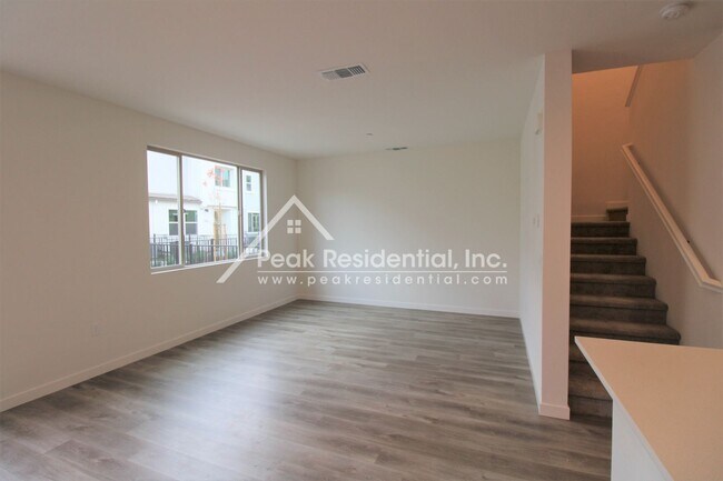 Building Photo - 3 br, 2.5 bath House - 3007 Magical Walk