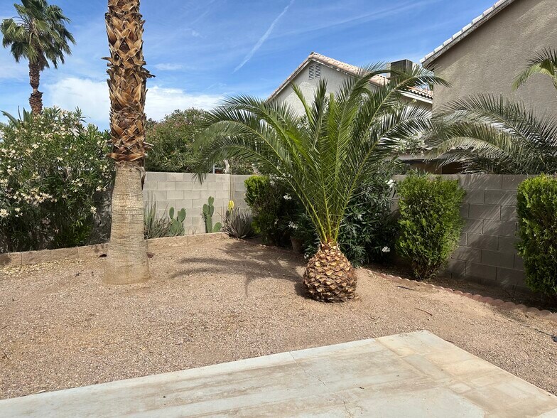 Building Photo - 4160 Country Garden Ave