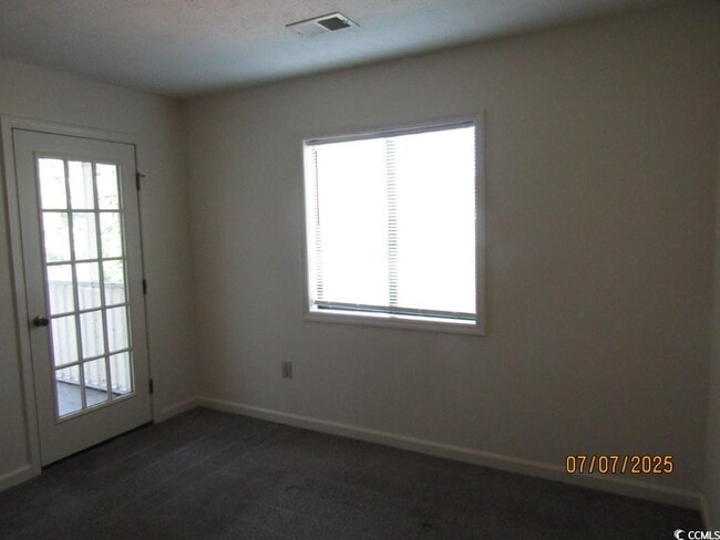 Building Photo - 4258 Pinehurst Cir