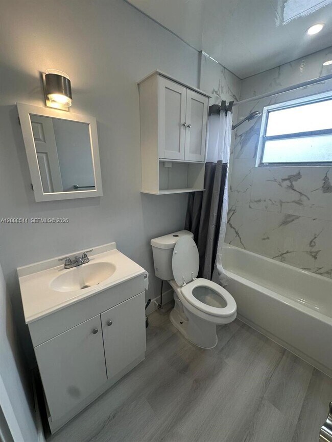 Building Photo - 1555 NW 34th St