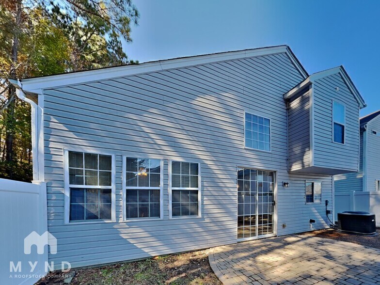 Building Photo - 664 Bedford Ct