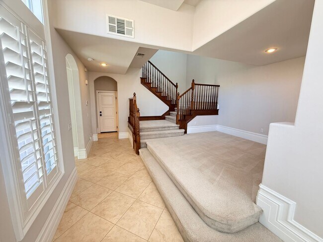 Building Photo - Tuscany Guard Gated Community