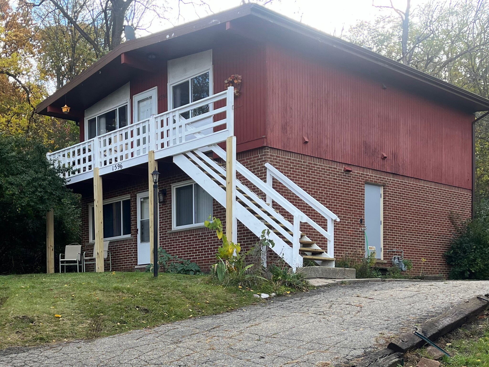 Building Photo - 1596 Jones Dr