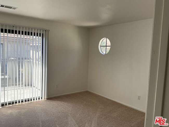 Building Photo - 544 N Orange Ave