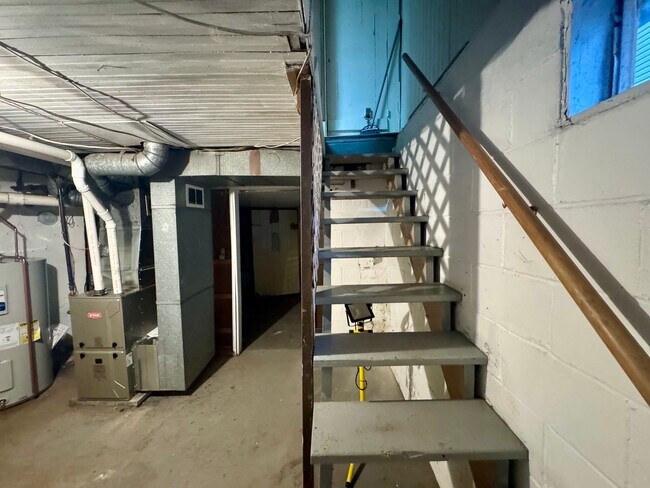 Building Photo - Spang Avenue