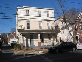 Building Photo - 32 W Elizabeth Ave