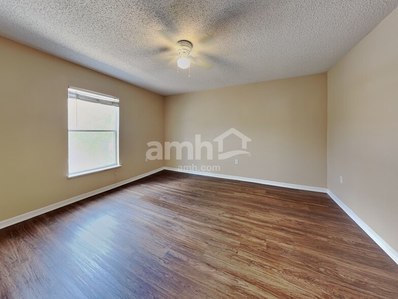 Building Photo - 934 Brenton Leaf Dr