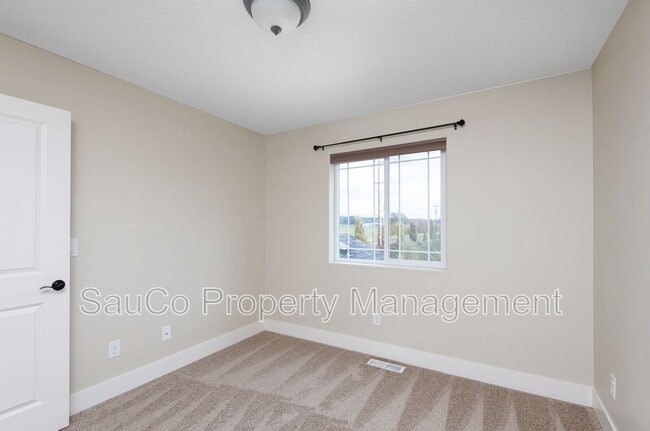 Building Photo - 10766 NW 289th Ave