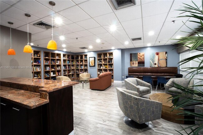 Building Photo - The Madison