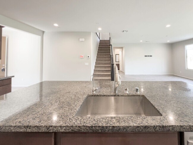 Building Photo - Beautiful 2 Story 5 Bedroom SOLAR Home + L...