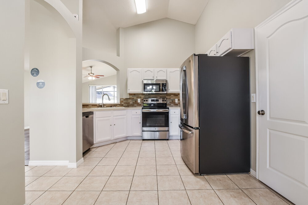 Building Photo - 2613 Deck Ave