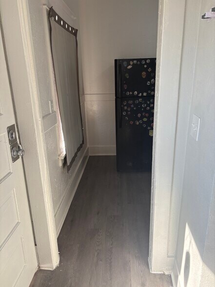 Building Photo - 402 E 43rd Pl