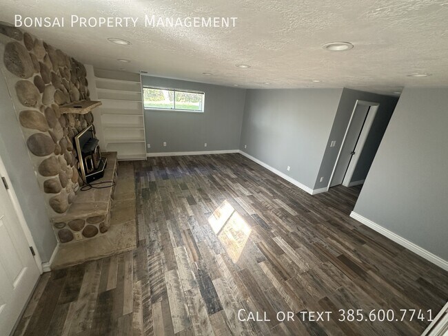 Building Photo - 3281 E Fortuna Dr