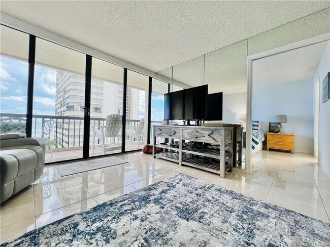 Building Photo - 9500 S Ocean Dr