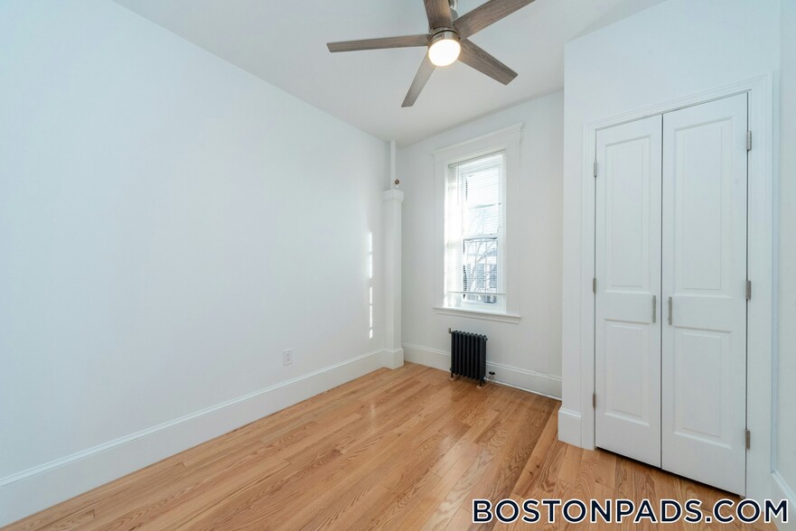 Building Photo - 175 Hemenway St