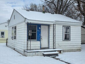 Building Photo - Cute 1 bed/ 1 bath home