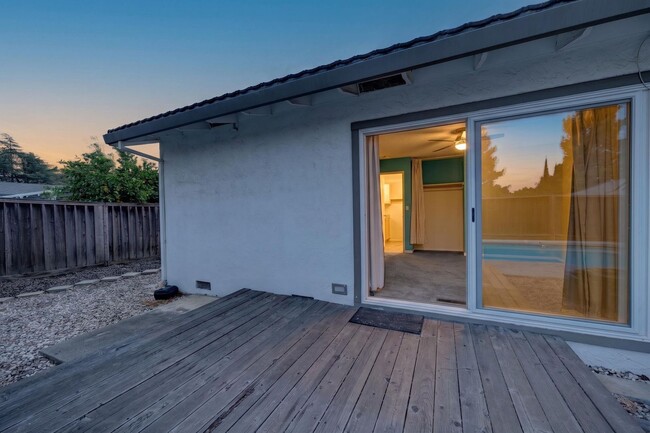 Building Photo - Beautifully Updated Single-Story 4BR Ranch with Designer Finishes & Spacious Fenced Yard!