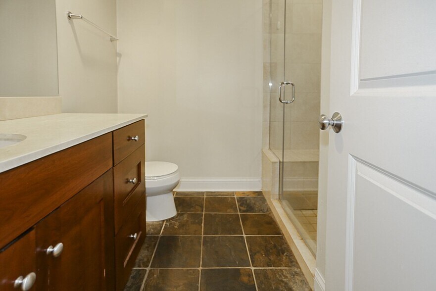 Building Photo - 3829 N Southport Ave