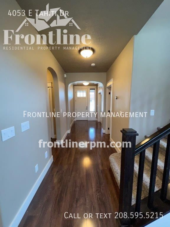Building Photo - 4053 E Tahiti Dr