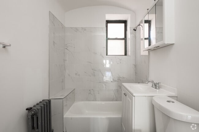 2BR, 2BA - 111 South Harrison