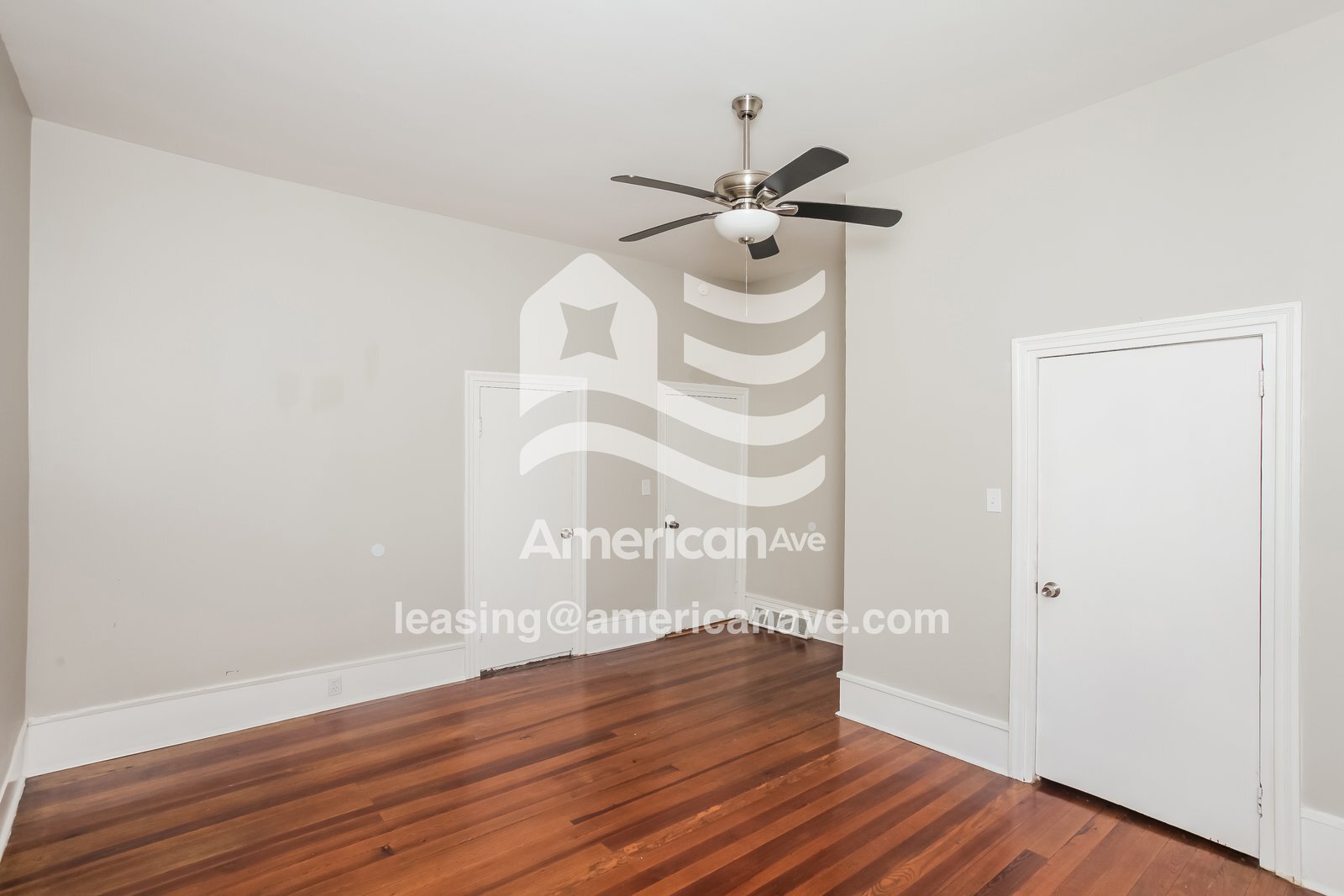 Building Photo - 3213 River Dr