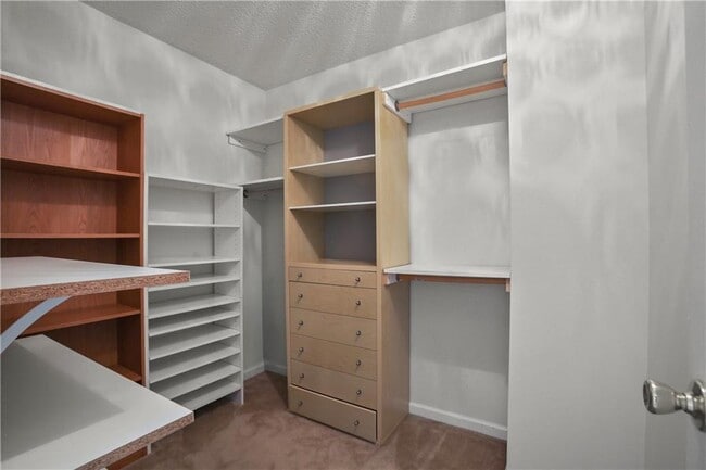 Building Photo - 2224 Eagles Nest Cir