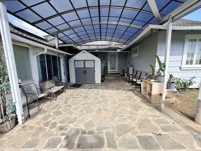 Building Photo - Exclusive Lower Manoa Historical Estate:  Panoramic Diamond Head Views & Modern Features