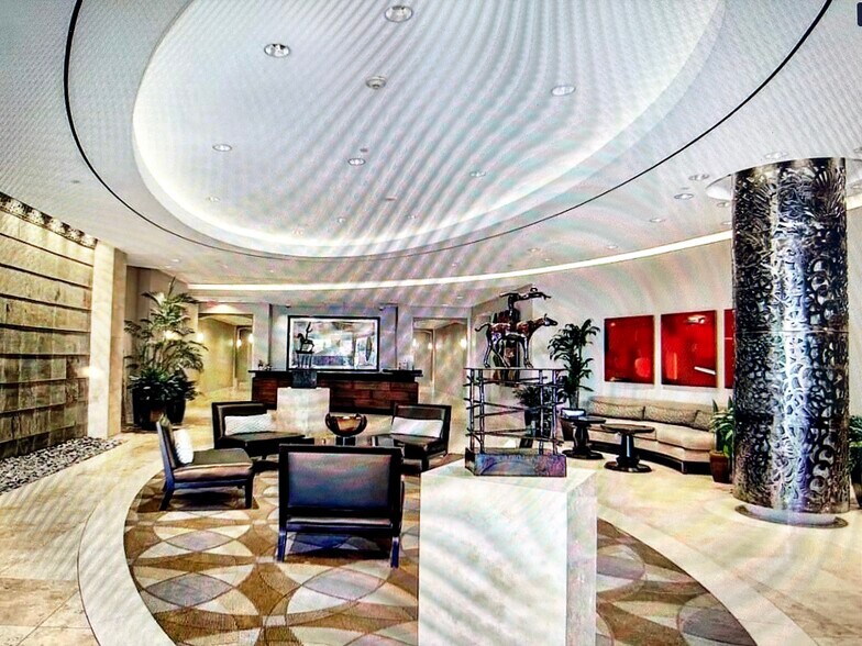 Front common area - 2211 E Camelback Rd