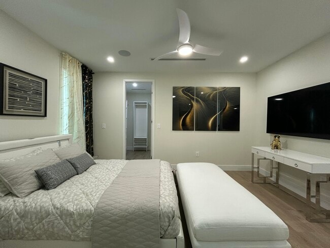 Building Photo - 1125 NE 17th Ave