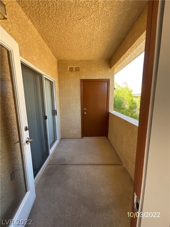 Building Photo - 1050 E Cactus Ave