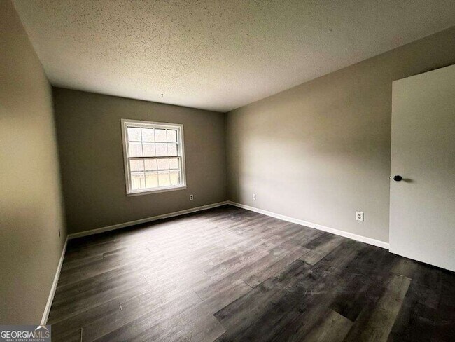 Building Photo - 2928 Parc Lorraine