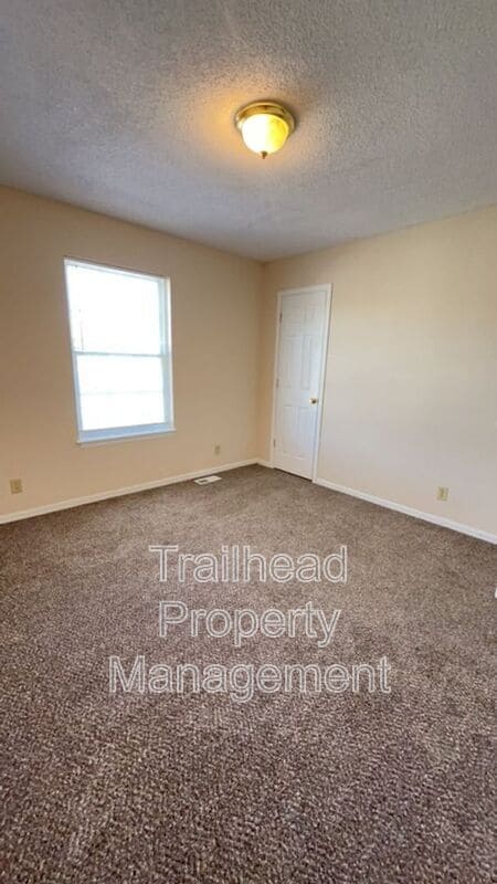 Building Photo - 18231 E 12th Ter N