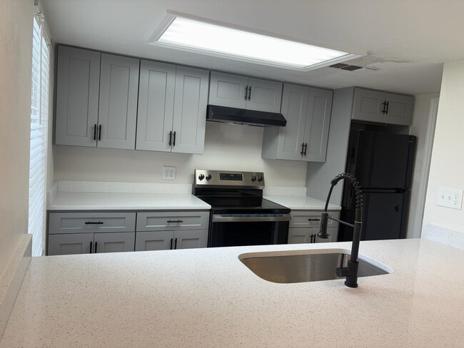 Building Photo - 2227 Lyme Bay Dr
