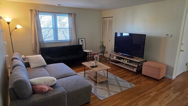 Building Photo - 55 Wedgewood Rd