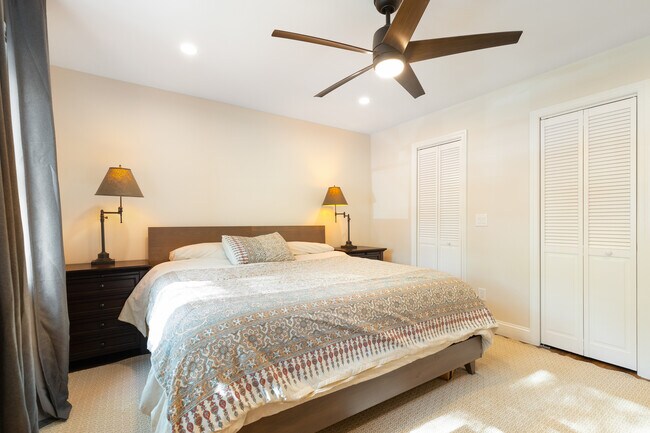 Building Photo - 165 Byrne Ave