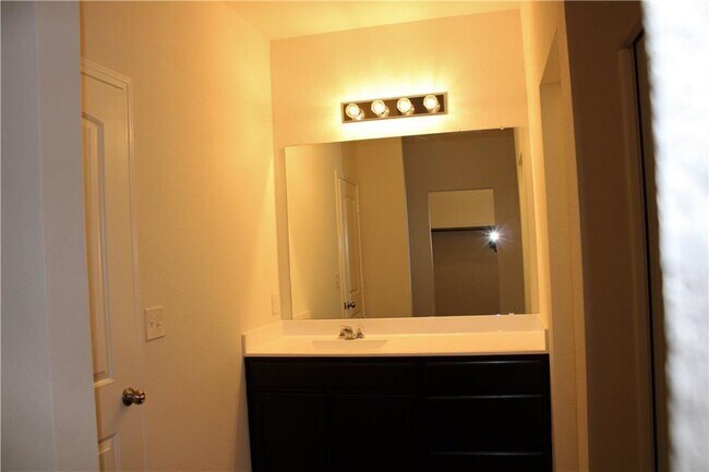 Building Photo - 15108 Kent Justin Dr