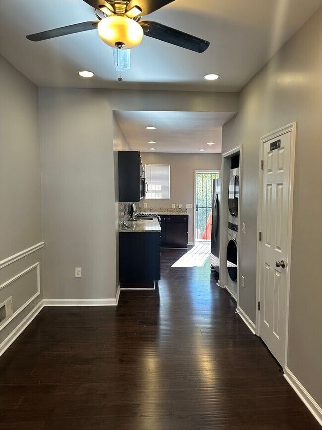 Building Photo - 4 bedrooms