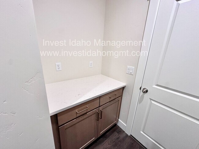 Building Photo - Beautiful Newer Home in Meridian Built in 2024