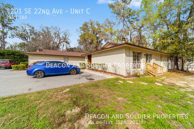 Building Photo - 4201 SE 22nd Ave