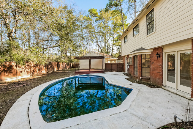 Building Photo - Elegant 4-Bedroom Home with Pool