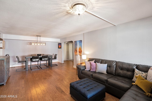 Building Photo - 3825 E Camelback Rd