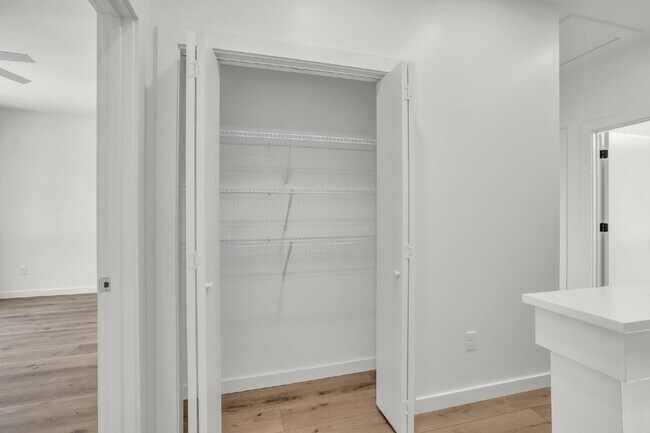 Building Photo - Brand-New Townhome Just Minutes from Downt...