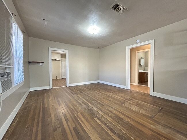 Building Photo - 2-Bedroom Home with Spacious 1267 Sq Ft in...