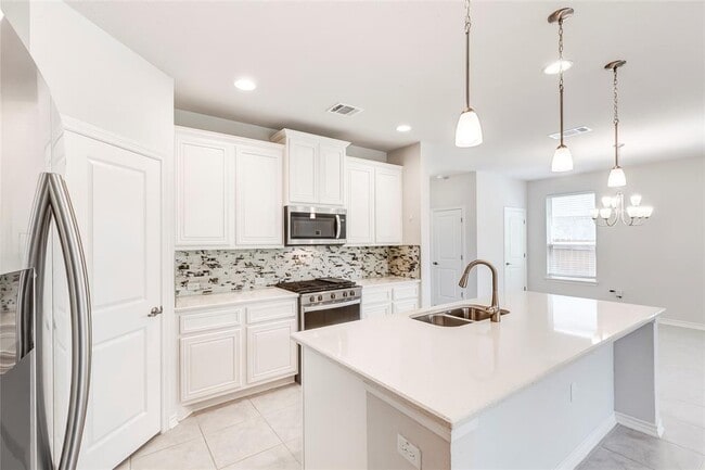 Building Photo - 14400 McCoy Lp