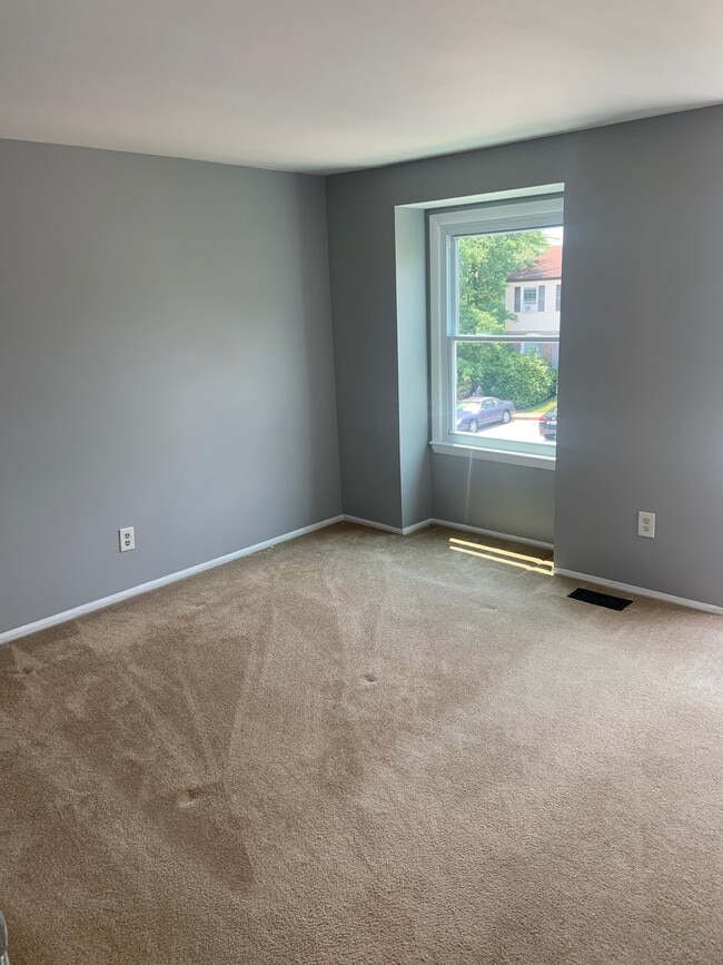 Bedroom - 48 Lerner Ct