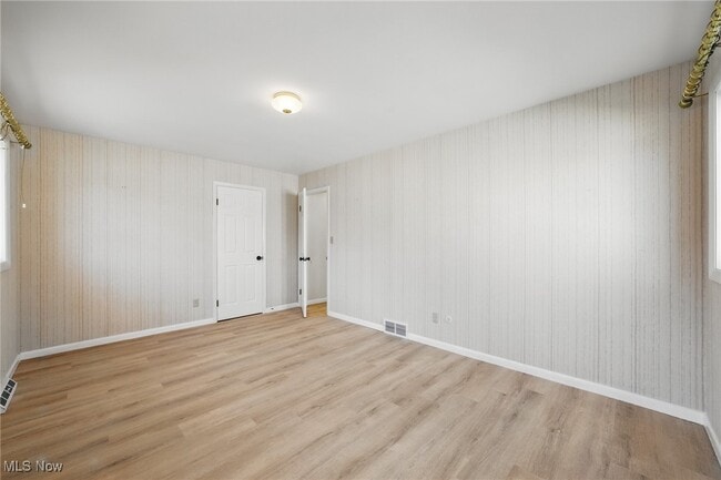Building Photo - 33115 Ledge Hill Dr